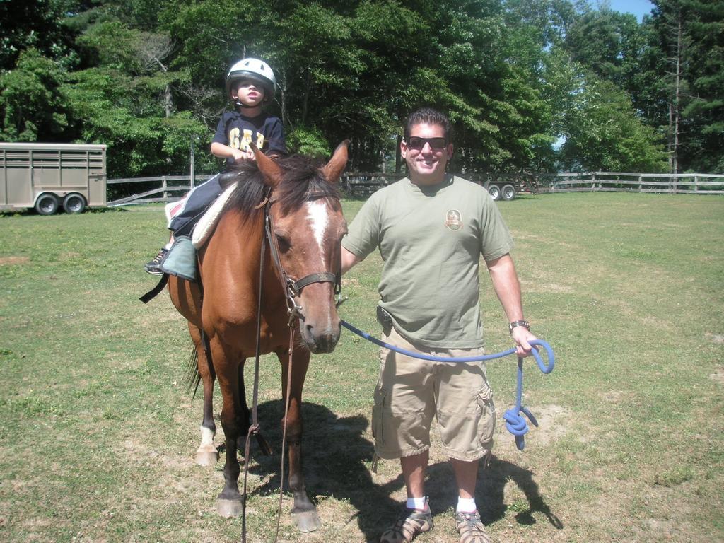 Arrowmont Stables & Cabins Cullowhee Buitenkant foto
